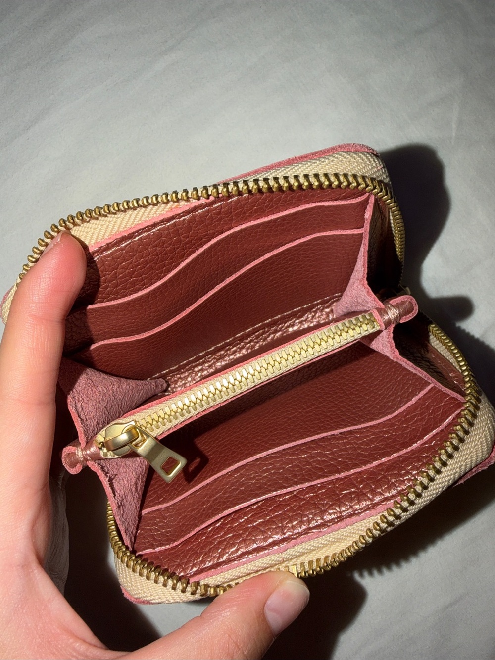 Portland Leather Metallic Rose Zip Card Holder - Picture 2 of 3